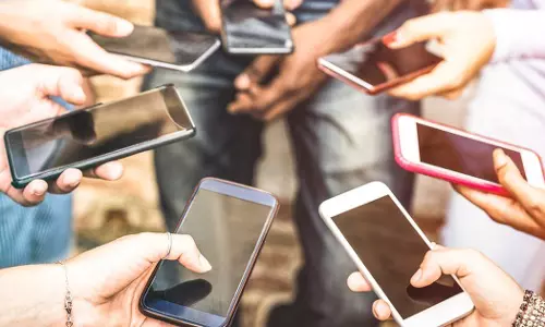 മൊബൈല്‍ ഫോണുകള്‍ക്ക് വില കുറയും; വജ്രത്തിന്‍റെ കസ്റ്റംസ് ഡ്യൂട്ടി കുറച്ചു