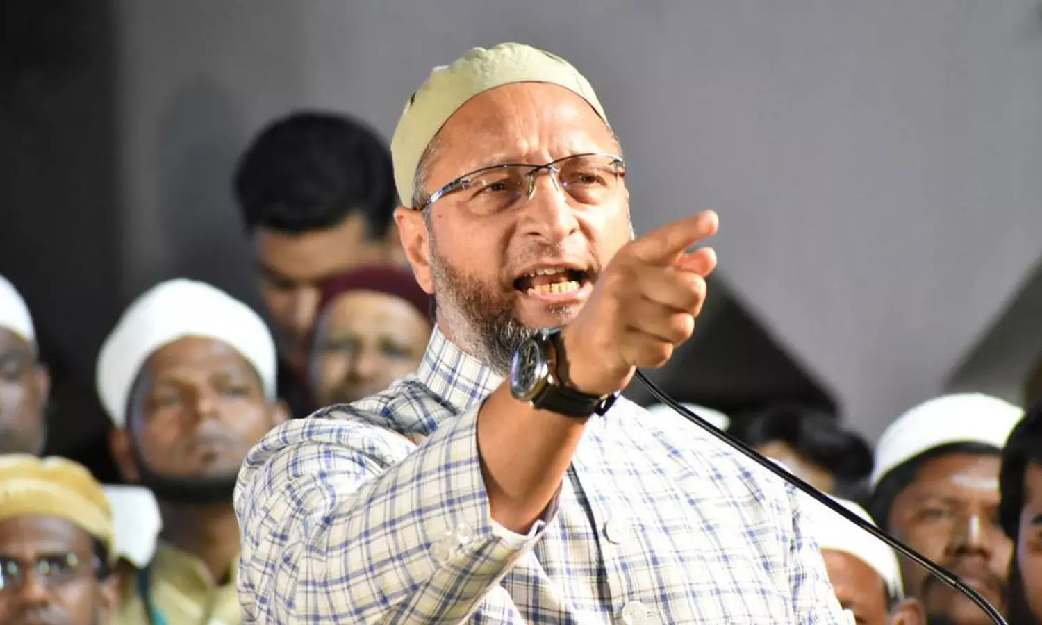 അഗ്നിപഥ്: സമരക്കാർക്കെതിരെ എത്ര ബുൾഡോസറുകൾ ഉപയോഗിച്ചെന്ന് ഉവൈസി