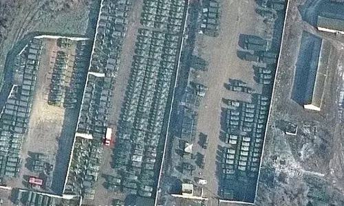 ഒരു ലക്ഷം സൈനികർ, ബാലിസ്റ്റിക് മിസൈലും ടാങ്കറുകളും; യുക്രൈനിൽ യുദ്ധസന്നാഹം കൂട്ടി റഷ്യ-സാറ്റലൈറ്റ് ചിത്രങ്ങള്‍