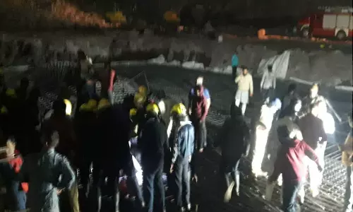 പൂനെയിൽ നിർമാണത്തിലിരുന്ന കെട്ടിടം തകർന്നുവീണ് ആറുപേർ മരിച്ചു