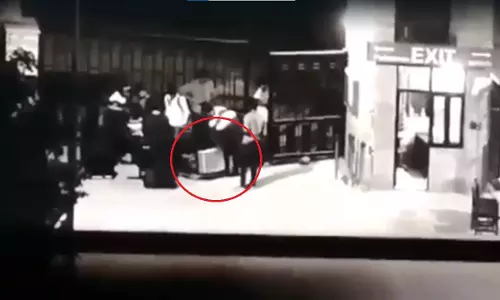 കാമുകിയെ സ്യൂട്ട്കേസിലാക്കി ഹോസ്റ്റലിലേക്ക് കടത്താന്‍ ശ്രമം, വീഡിയോ ട്വിറ്ററില്‍ വൈറല്‍, യാഥാര്‍ഥ്യം ഇങ്ങനെ...