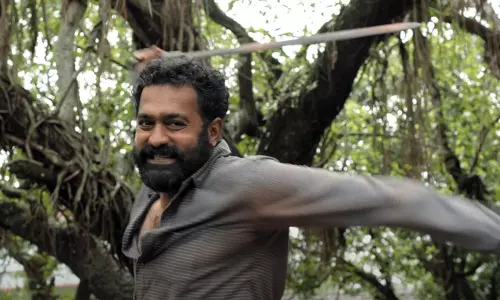 കൈയും കാലും എടുക്കുന്നതിലും എളുപ്പല്ലേ തീര്‍ക്കുന്നത്; ആസിഫ് അലിയുടെ കൊത്ത് ടീസര്‍ വീഡിയോ