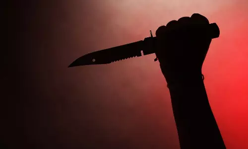 തിരുവനന്തപുരം മംഗലപുരത്ത് രണ്ടുപേർക്ക് വെട്ടേറ്റു; വിഴിഞ്ഞത്ത് യുവാവിനെ കുത്തിക്കൊന്നു