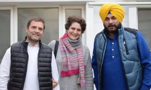 തങ്ങളുടെ പാട്ടിനൊത്ത് തുള്ളുന്ന മുഖ്യമന്ത്രിയെയാണ് ഉന്നത നേതൃത്വത്തിന് വേണ്ടത്; വിമതസ്വരമുയർത്തി സിദ്ദു