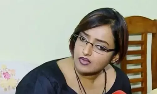 ഐ ഫോൺ നൽകി ഐ.എ എസ് ഉദ്യോഗസ്ഥനെ ചതിക്കേണ്ട കാര്യമില്ല; ശിവശങ്കറിനെതിരെ സ്വപ്ന സുരേഷ്