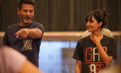 പ്രഭുദേവ വന്നു ആയിഷ  ചുവടു വെക്കുന്നു