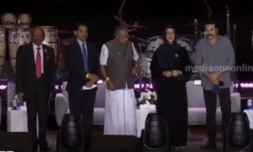 ദുബൈ എക്സ്പോയിൽ ഇനി കേരളദിനങ്ങൾ: ജൂബിലി പാർക്കിലെ വേദിയിൽ മുഖ്യമന്ത്രിയും ആവേശമായി മമ്മൂട്ടിയും ദുബൈ എക്സ്പോയിൽ ഇനി കേരളദിനങ്ങൾ: ജൂബിലി പാർക്കിലെ വേദിയിൽ മുഖ്യമന്ത്രിയും ആവേശമായി മമ്മൂട്ടിയും