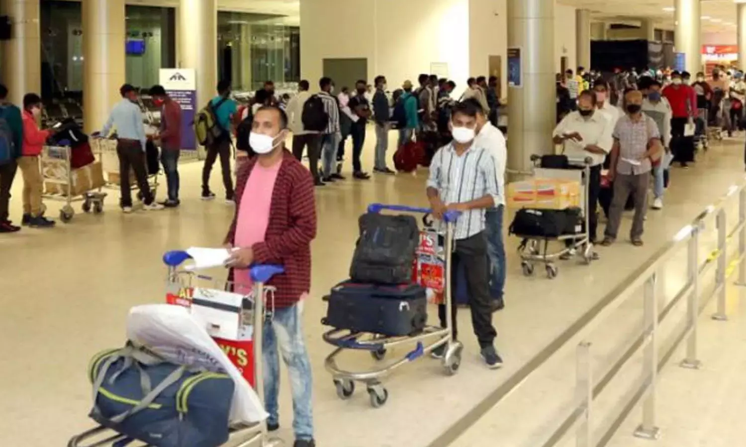 രോഗലക്ഷണങ്ങളുണ്ടെങ്കിൽ ആർ.ടി.പി.സി.ആർ നിർബന്ധം; വിദേശത്തുനിന്ന് കേരളത്തിലേക്ക് വരുന്നവർക്കുള്ള മാർഗനിർദേശങ്ങൾ പുതുക്കി