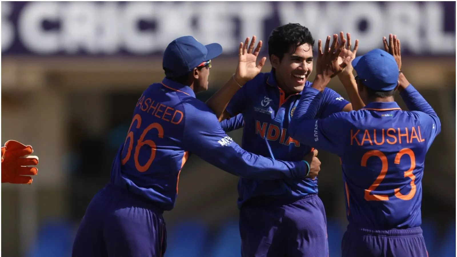 അണ്ടര്‍ 19 ലോകകപ്പ് ഫൈനല്‍; ഇന്ത്യക്ക് 190  റണ്‍സ് വിജയലക്ഷ്യം