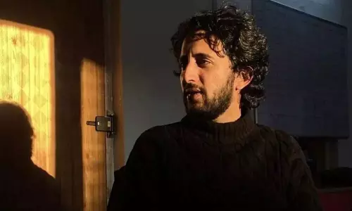 ദേശവിരുദ്ധ പോസ്റ്റ് : ദി കശ്മീർ വാല എഡിറ്റർ അറസ്റ്റിൽ ദേശവിരുദ്ധ പോസ്റ്റ് : ദി കശ്മീർ വാല എഡിറ്റർ അറസ്റ്റിൽ