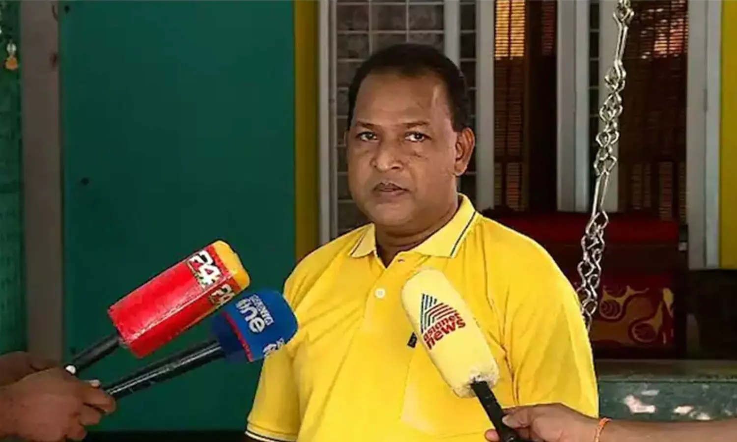 ജോലി വാഗ്ദാനം ചെയ്തു പീഡിപ്പിച്ചു, ദൃശ്യങ്ങൾ ഒളികാമറയിൽ പകർത്തി ബ്ലാക്ക് മെയില്‍ ചെയ്തു- ബാലചന്ദ്രകുമാറിനെതിരെ പരാതി