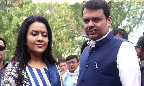 മുംബൈയിൽ മൂന്ന് ശതമാനം വിവാഹമോചനങ്ങൾക്ക് കാരണം ഗതാഗതക്കുരുക്കെന്ന് അമൃത ഫഡ്നാവിസ് മുംബൈയിൽ മൂന്ന് ശതമാനം വിവാഹമോചനങ്ങൾക്ക് കാരണം ഗതാഗതക്കുരുക്കെന്ന് അമൃത ഫഡ്നാവിസ്