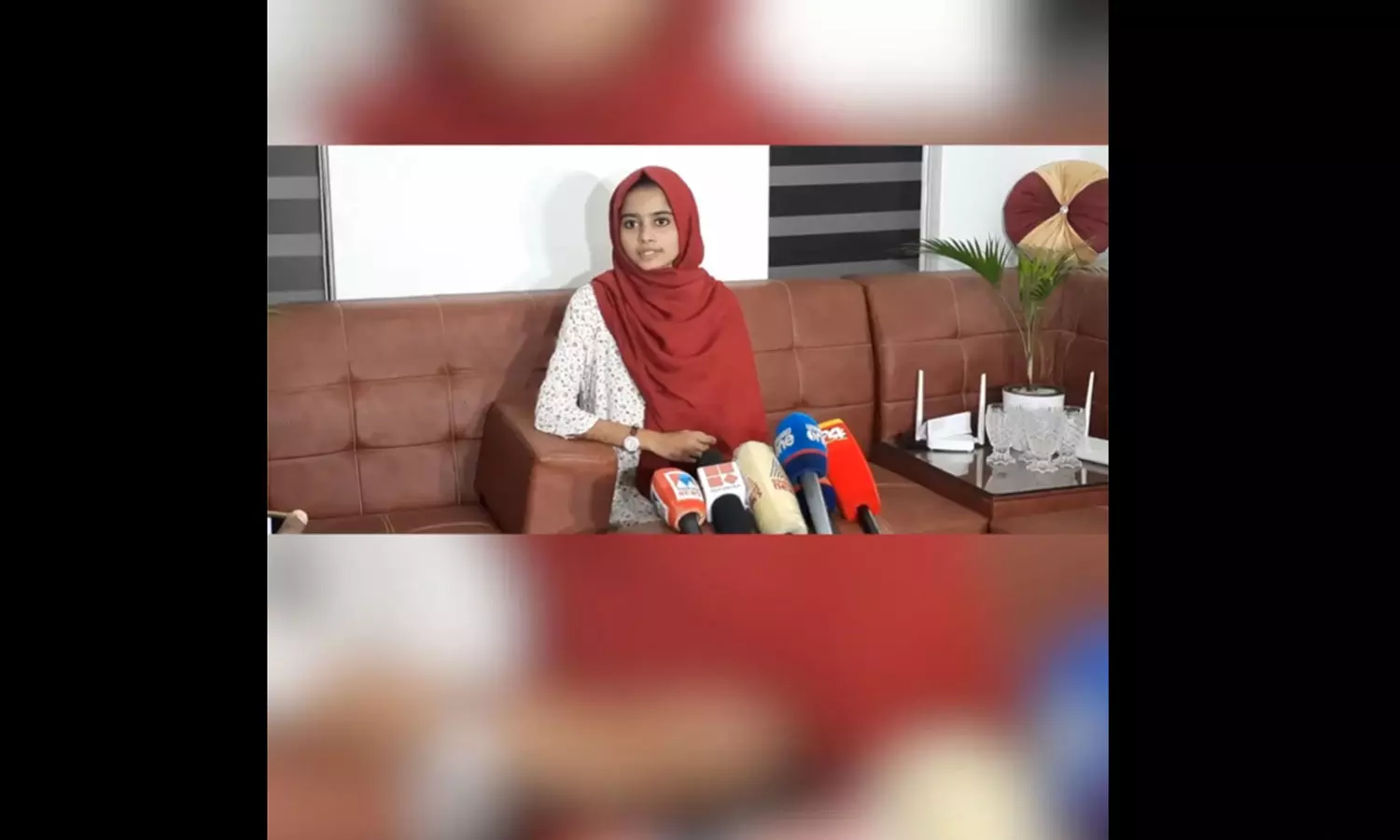 എം.എസ്.എഫ് മുൻ ഭാരവാഹിക്കെതിരെ സൈബർ ആക്രമണം; പ്രതി സ്റ്റേഷനിലെത്തിയത് ജില്ലാ ഭാരവാഹിക്കൊപ്പമെന്ന് ആരോപണം എം.എസ്.എഫ് മുൻ ഭാരവാഹിക്കെതിരെ സൈബർ ആക്രമണം; പ്രതി സ്റ്റേഷനിലെത്തിയത് ജില്ലാ ഭാരവാഹിക്കൊപ്പമെന്ന് ആരോപണം