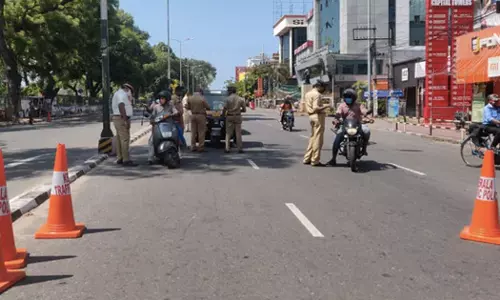 ഇന്ന് ലോക്ഡൗണിന് സമാനമായ നിയന്ത്രണം; അനുമതി അവശ്യ സര്‍വീസുകള്‍ക്ക് മാത്രം