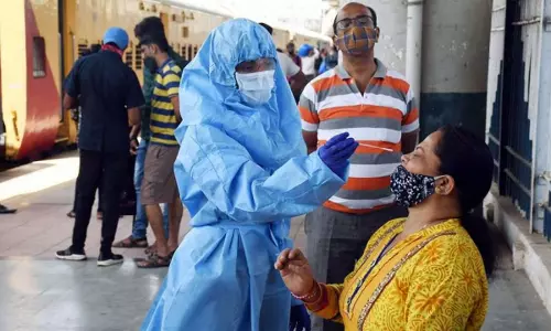 കോവിഡിൽ ആശ്വാസം, പ്രതിദിന കേസുകൾ കുറയുന്നു; ഇന്ന് സ്ഥിരീകരിച്ചത് 26,729 പേർക്ക്