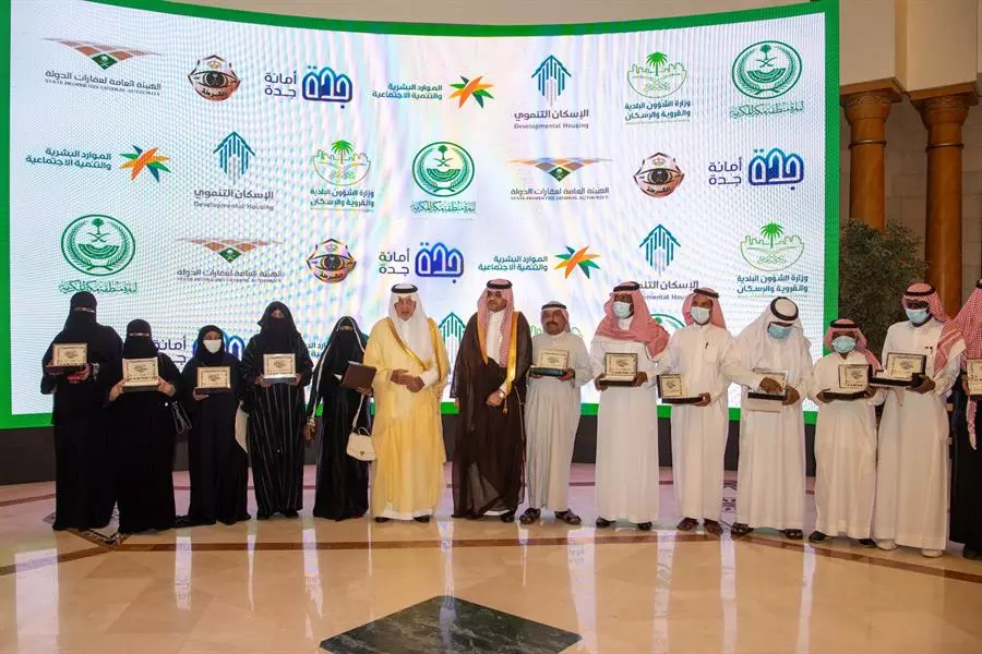 മക്കയിലെ ചേരി പ്രദേശത്ത്നിന്ന് ഒഴിപ്പിച്ചവര്ക്ക് പുതിയ വീടുകള് കൈമാറി മക്കയിലെ ചേരി പ്രദേശത്ത്നിന്ന് ഒഴിപ്പിച്ചവര്ക്ക് പുതിയ വീടുകള് കൈമാറി