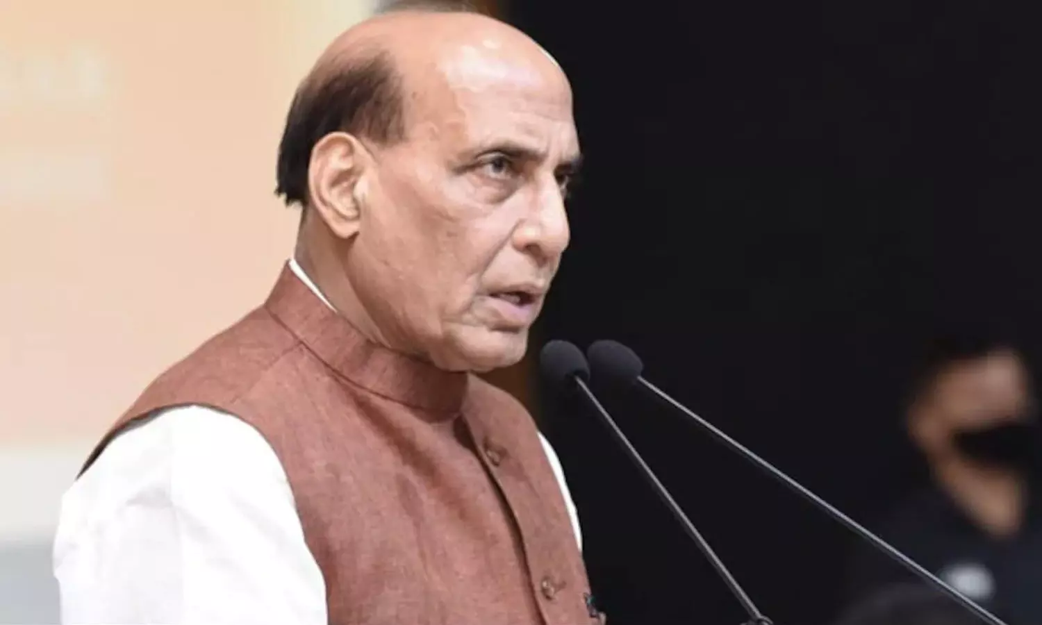 പുതിയ ഇന്ത്യ നിർമ്മിക്കണമെങ്കിൽ പുതിയ ഉത്തർപ്രദേശ് വേണം: രാജ്നാഥ് സിങ് പുതിയ ഇന്ത്യ നിർമ്മിക്കണമെങ്കിൽ പുതിയ ഉത്തർപ്രദേശ് വേണം: രാജ്നാഥ് സിങ്