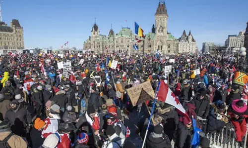 കാനഡയില്‍ കോവിഡ് നിയന്ത്രണങ്ങള്‍ക്കെതിരായ പ്രതിഷേധം നിയന്ത്രണാതീതം; ഒട്ടാവയില്‍ അടിയന്തരാവസ്ഥ