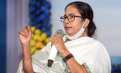 യുപിയിൽ കോൺഗ്രസ് സമാജ്വാദി പാർട്ടിയെ പിന്തുണയ്ക്കണം: മമത ബാനർജി യുപിയിൽ കോൺഗ്രസ് സമാജ്വാദി പാർട്ടിയെ പിന്തുണയ്ക്കണം: മമത ബാനർജി