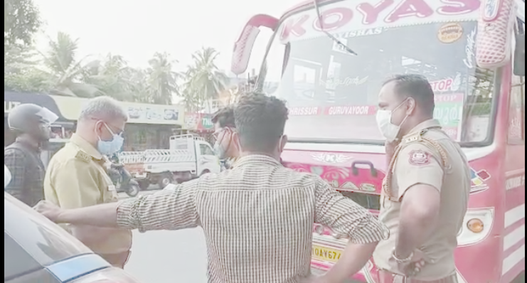 മതിയായ ഫിറ്റ്നസില്ല; നിരത്തിലിറങ്ങിയ സ്വകാര്യ ബസിനെ പിന്തുടര്‍ന്നു പിടികൂടി മോട്ടോര്‍ വാഹന വകുപ്പ്