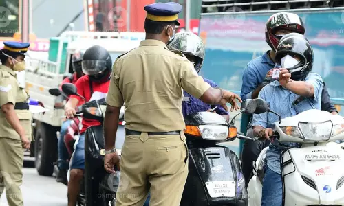 സംസ്ഥാനത്തെ ഞായറാഴ്ച നിയന്ത്രണം പിൻവലിച്ചു