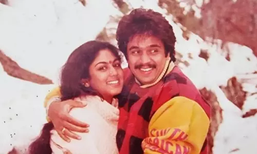 നിനക്കൊപ്പമുളള ജീവിതം എന്നും മനോഹരം; വിവാഹ വാർഷികത്തിൽ പഴയകാല ചിത്രം പങ്കുവെച്ച് അർജുൻ സർജ