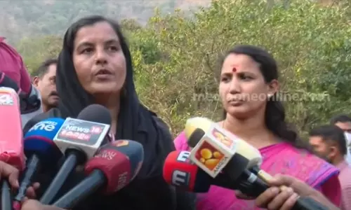 ഉച്ചവരെ അവൻ ഒച്ചവച്ചിരുന്നു; അവൻ സുഖമായി വരും, പ്രാർത്ഥനയുണ്ട്