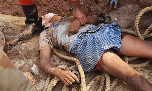 മണ്ണ് നീക്കുന്നതിനിടെ മതിൽ ഇടിഞ്ഞു വീണ് ഒരാൾ മരിച്ചു