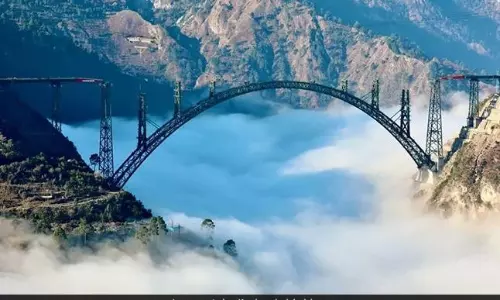 സ്വര്‍ഗം താണിറങ്ങി വന്നതോ?  ലോകത്തിലെ ഏറ്റവും ഉയരം കൂടിയ റെയില്‍വെ പാലത്തിന്‍റെ മനോഹര ദൃശ്യങ്ങള്‍