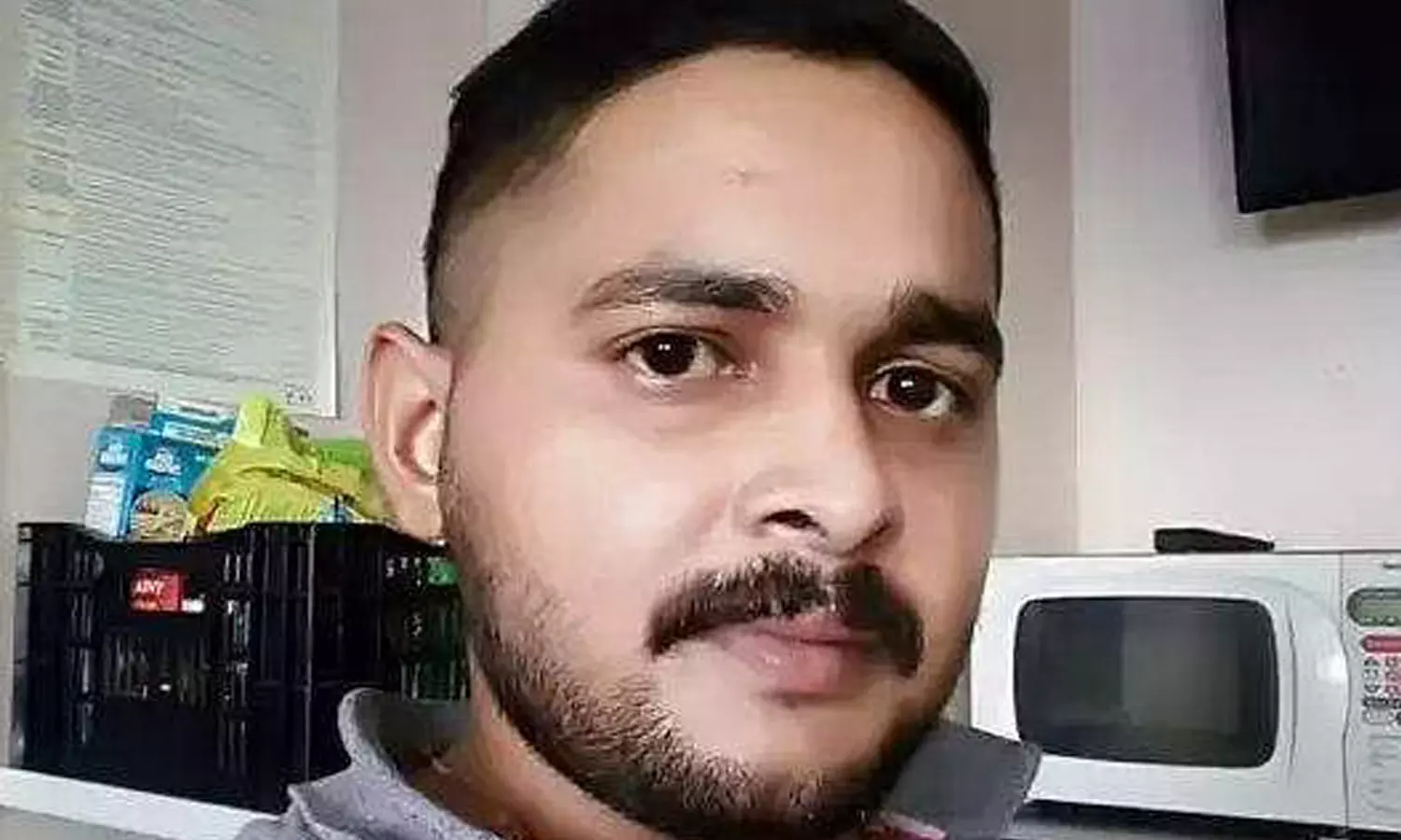 അമേരിക്കയിലേക്കുള്ള യാത്രക്കിടെ മലയാളി യുവാവിനെ കാണാതായി;ദുരൂഹതയുണ്ടെന്ന് കുടുംബം അമേരിക്കയിലേക്കുള്ള യാത്രക്കിടെ മലയാളി യുവാവിനെ കാണാതായി;ദുരൂഹതയുണ്ടെന്ന് കുടുംബം