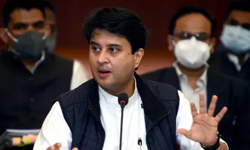 മഹാരാജ് അല്ല, ഞാന് ജ്യോതിരാദിത്യ സിന്ധ്യയാണ്; അധീർ ചൗധരിക്ക് മറുപടിയുമായി കേന്ദ്രമന്ത്രി മഹാരാജ് അല്ല, ഞാന് ജ്യോതിരാദിത്യ സിന്ധ്യയാണ്; അധീർ ചൗധരിക്ക് മറുപടിയുമായി കേന്ദ്രമന്ത്രി