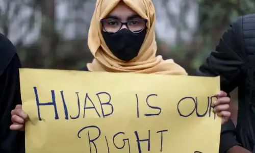ഹിജാബ് നിരോധനത്തിനെതിരെ  ബഹുജന മുന്നേറ്റങ്ങൾ ശക്തിപ്പെടണം  : വനിതാ നേതാക്കൾ