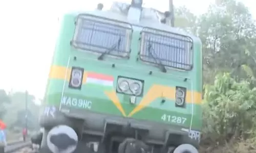 പുതുക്കാട് ചരക്ക് ട്രെയിൻ പാളം തെറ്റി; നാല് ട്രെയിനുകൾ റദ്ദാക്കി