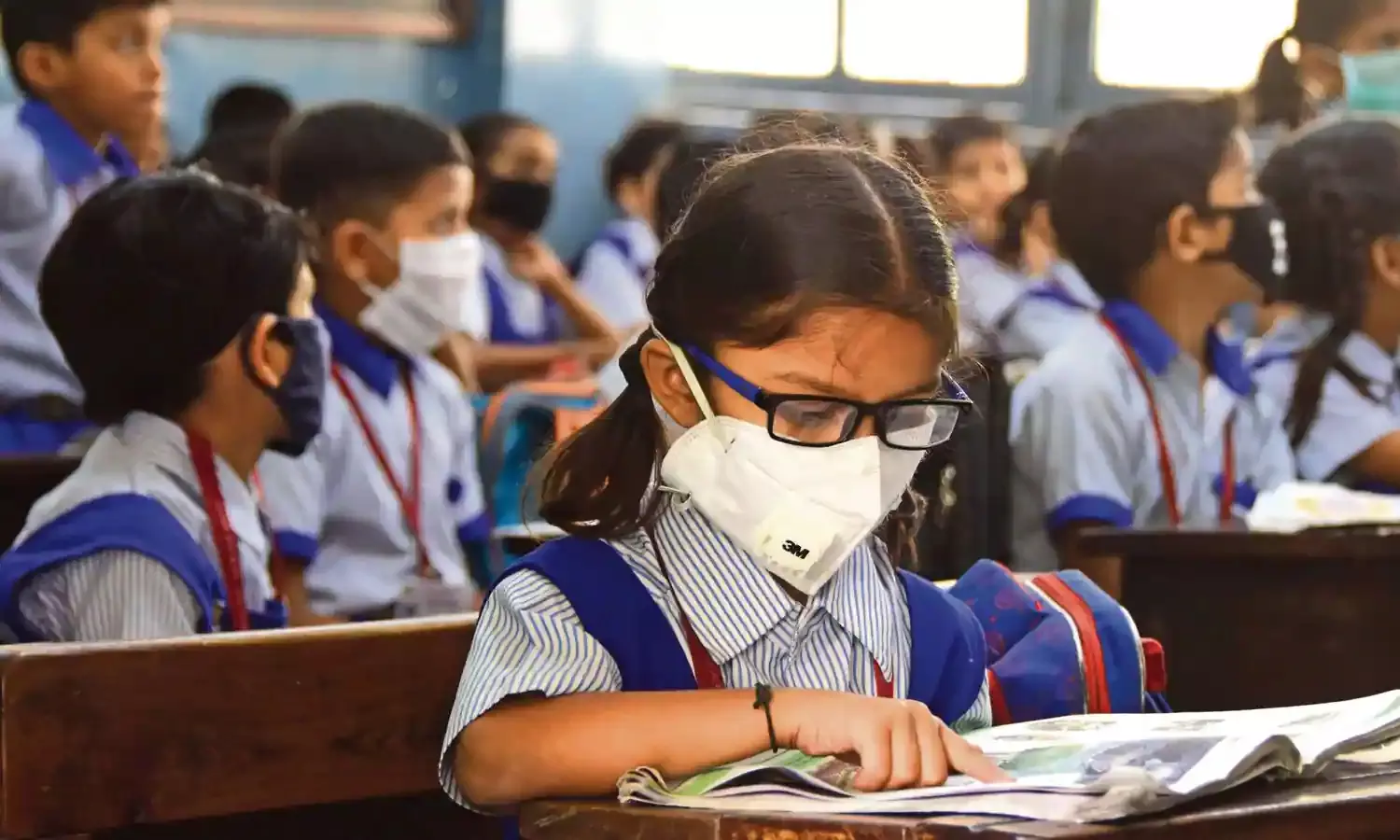 സംസ്ഥാനത്തെ സ്കൂളുകൾ പൂർണ തോതിൽ പ്രവർത്തിക്കുന്നത് സംബന്ധിച്ച മാർഗരേഖ ഇന്ന് പുറത്തിറക്കും സംസ്ഥാനത്തെ സ്കൂളുകൾ പൂർണ തോതിൽ പ്രവർത്തിക്കുന്നത് സംബന്ധിച്ച മാർഗരേഖ ഇന്ന് പുറത്തിറക്കും