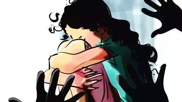 പോക്സോ കേസിൽ മുൻകൂർ ജാമ്യം തേടി നമ്പർ 18 ഹോട്ടൽ ഉടമ റോയ് വയലാട്ട് ഹൈക്കോടതിയില് പോക്സോ കേസിൽ മുൻകൂർ ജാമ്യം തേടി നമ്പർ 18 ഹോട്ടൽ ഉടമ റോയ് വയലാട്ട് ഹൈക്കോടതിയില്