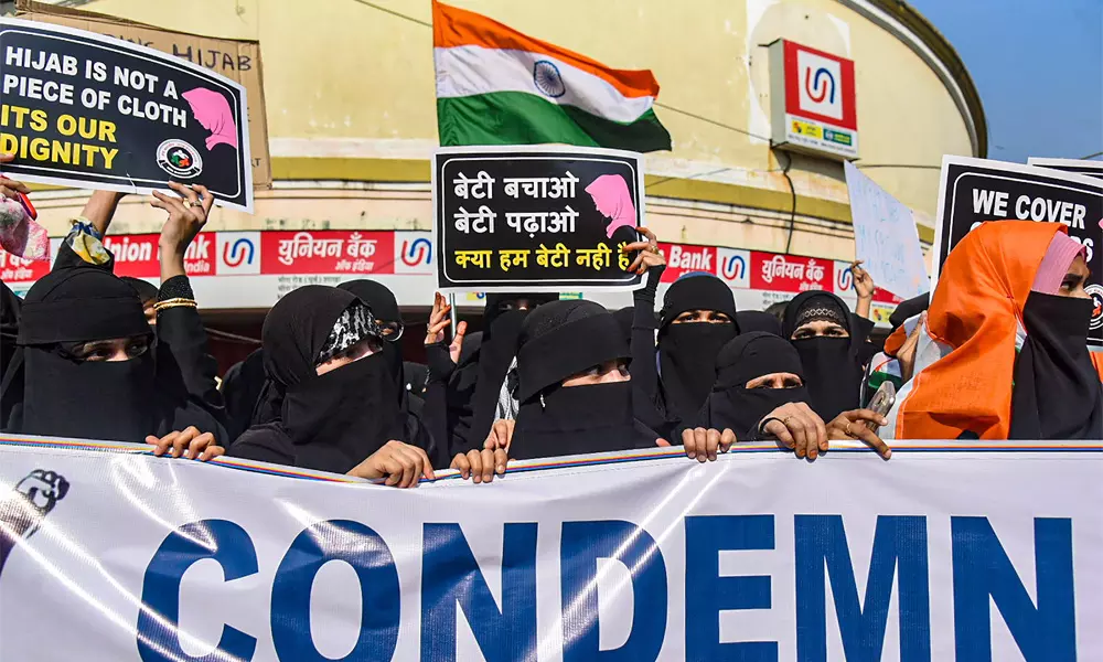 ഹിജാബ് നിരോധനം മതസ്വാതന്ത്ര്യം ഹനിക്കുന്നതെന്ന് അമേരിക്ക ഹിജാബ് നിരോധനം മതസ്വാതന്ത്ര്യം ഹനിക്കുന്നതെന്ന് അമേരിക്ക