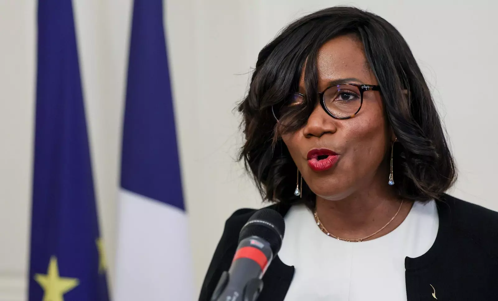 ഹിജാബിന് പിന്തുണയുമായി ഫ്രഞ്ച് മന്ത്രി; കളിക്കളത്തിലെ വിലക്ക് നീക്കണമെന്ന് ആവശ്യം