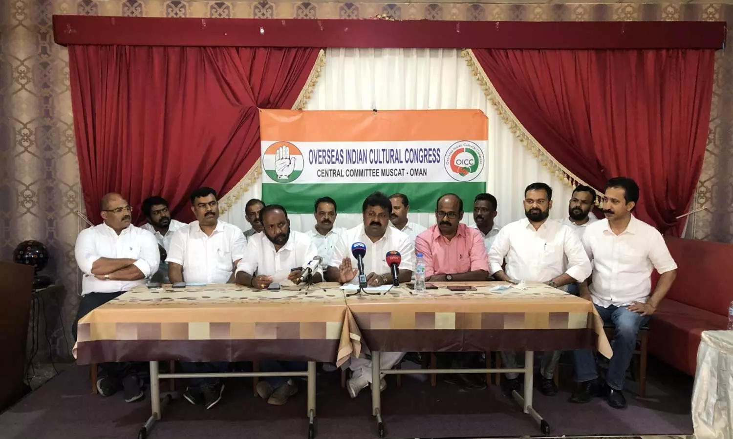 ഒമാൻ ഒഐസിസി പിരിച്ച് വിട്ടത് കെപിസിസിയെ തെറ്റിദ്ധരിപ്പിച്ചെന്ന് ഭാരവാഹികൾ ഒമാൻ ഒഐസിസി പിരിച്ച് വിട്ടത് കെപിസിസിയെ തെറ്റിദ്ധരിപ്പിച്ചെന്ന് ഭാരവാഹികൾ