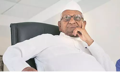 സൂപ്പർ മാർക്കറ്റുകളിൽ മദ്യം; ഉപവാസ സമരം താൽക്കാലികമായി നിർത്തി വെച്ച് അണ്ണാ ഹസാരെ