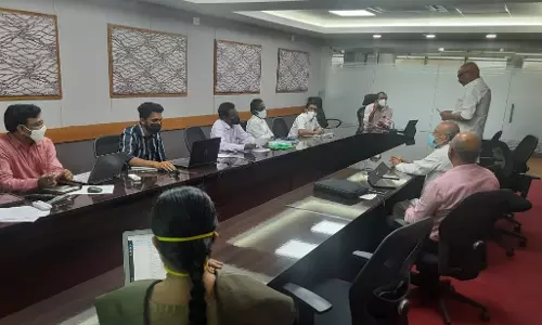 സിൽവർലൈനിനു വേണ്ടി ചെറുകിട വ്യവസായ യൂനിറ്റുകളുടെ മേൽക്കൂരകളിൽ സൗരോർജ പ്ലാന്റുകൾ സിൽവർലൈനിനു വേണ്ടി ചെറുകിട വ്യവസായ യൂനിറ്റുകളുടെ മേൽക്കൂരകളിൽ സൗരോർജ പ്ലാന്റുകൾ