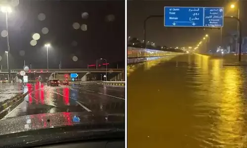 ഒമാനിൽ കനത്ത മഴ; ഒരു മരണം, വാദികളിൽ കുടുങ്ങിയ 35ലധികം പേരെ രക്ഷിച്ചു ഒമാനിൽ കനത്ത മഴ; ഒരു മരണം, വാദികളിൽ കുടുങ്ങിയ 35ലധികം പേരെ രക്ഷിച്ചു