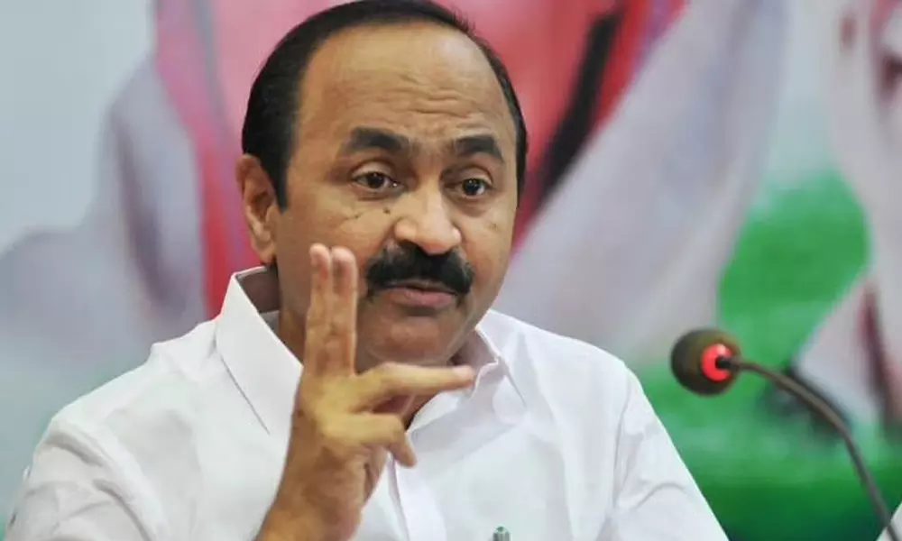 സിൽവർ ലൈൻ പദ്ധതിക്ക് അനുമതിയെന്നത് വ്യാജ പ്രചാരണം: വി.ഡി സതീശൻ സിൽവർ ലൈൻ പദ്ധതിക്ക് അനുമതിയെന്നത് വ്യാജ പ്രചാരണം: വി.ഡി സതീശൻ