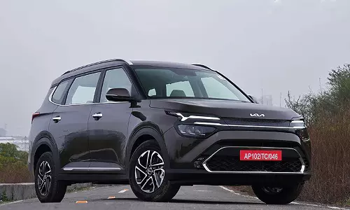 കിയ കാരൻസ് ഔദ്യോഗികമായി പുറത്തിറങ്ങി;  വിലയും പുറത്തുവിട്ടു