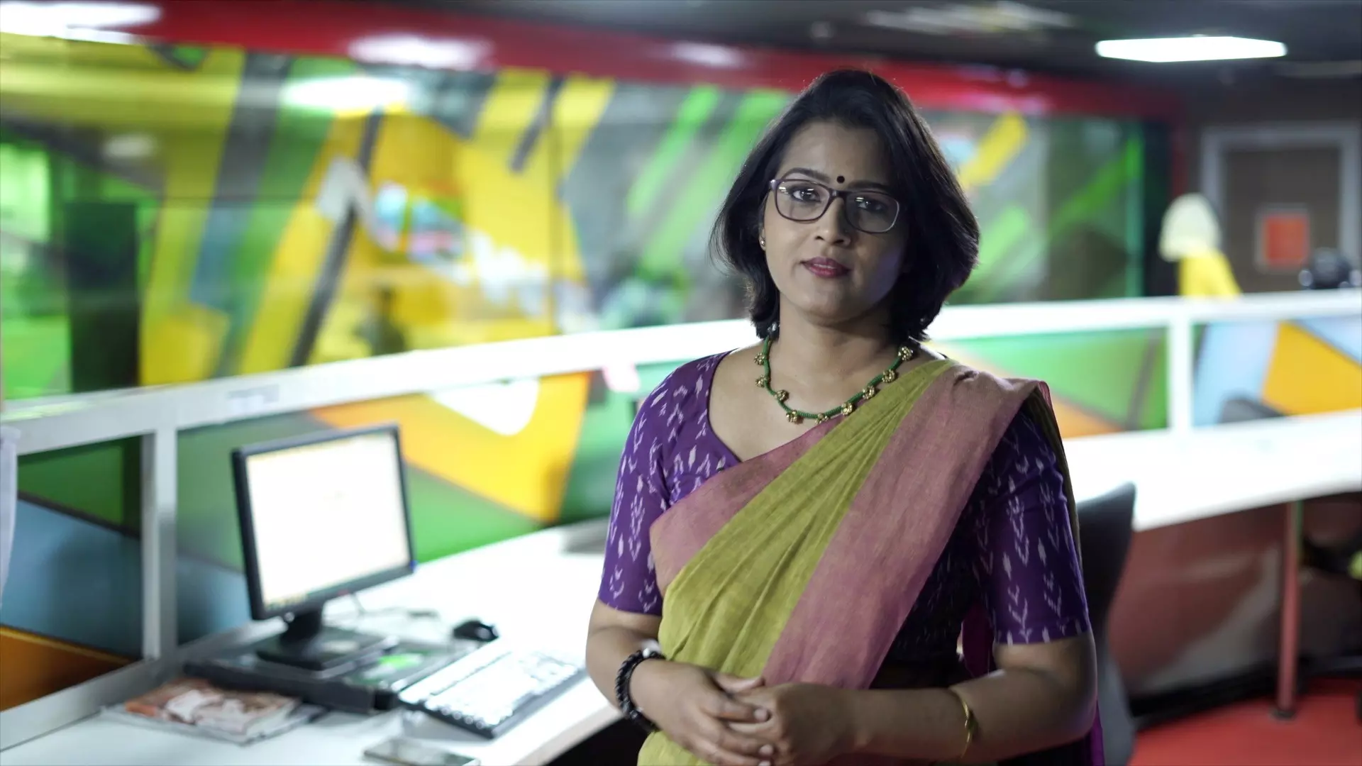 സംവാദങ്ങളെ അധിക്ഷേപം കൊണ്ട് തമസ്‌കരിക്കാനാകില്ല; സ്മൃതി പരുത്തിക്കാടിന് പിന്തുണയുമായി സാംസ്‌കാരിക ലോകം