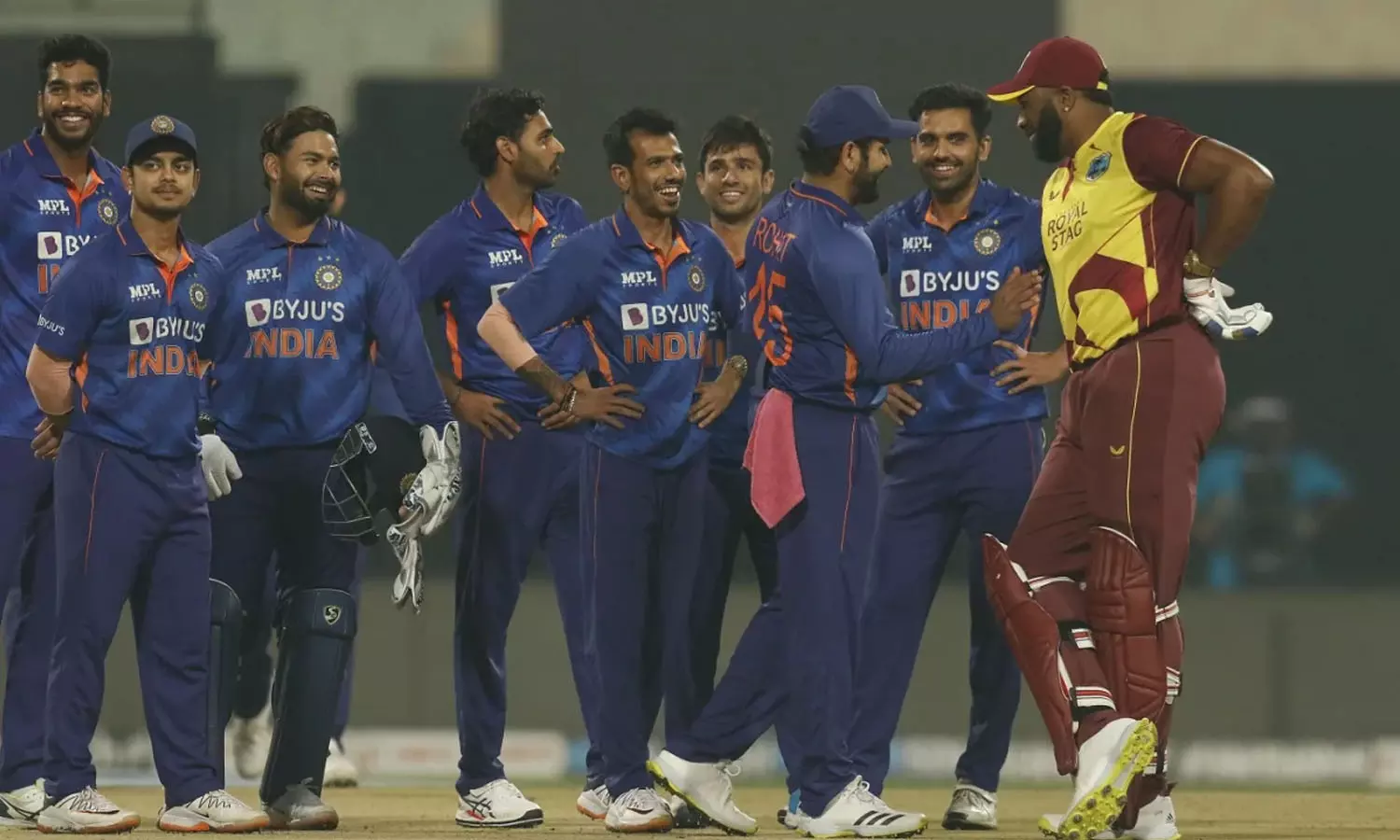 വീര്യം ചോരാതെ ഇന്ത്യ; വെസ്റ്റ് ഇൻഡീസിനെതിരായാ ആദ്യ ടി-20 യിൽ ഇന്ത്യയ്ക്കു ജയം വീര്യം ചോരാതെ ഇന്ത്യ; വെസ്റ്റ് ഇൻഡീസിനെതിരായാ ആദ്യ ടി-20 യിൽ ഇന്ത്യയ്ക്കു ജയം