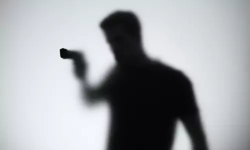 കുടുംബത്തിലെ 3 പേരെ വെടിവെച്ച് കൊന്നു;   സ്വദേശി യുവാവിന് യു.എ.ഇയിൽ വധശിക്ഷ