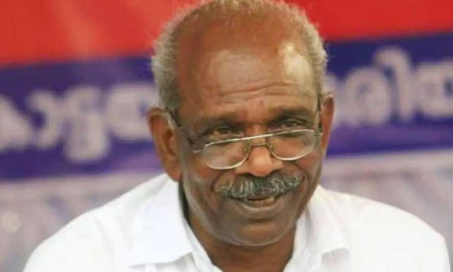 പേഴ്‌സണൽ സ്റ്റാഫിന് ശമ്പളം കൊടുക്കുന്നത് ഗവർണറുടെ വീട്ടിൽ നിന്നല്ല- എം.എം മണി