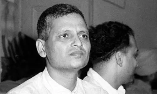 ഗുജറാത്തിൽ സ്‌കൂൾ വിദ്യാർഥികൾക്ക് പ്രസംഗ മത്സരവിഷയം; നാഥൂറാം ഗോഡ്‌സെ എന്റെ റോൾ മോഡൽ