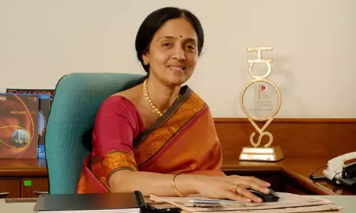 മുൻ എൻഎസ്ഇ ചീഫ് എക്‌സിക്യൂട്ടീവ് ചിത്ര രാമകൃഷ്ണയുടെ വീട്ടിലും ഓഫീസുകളിലും റെയിഡ്