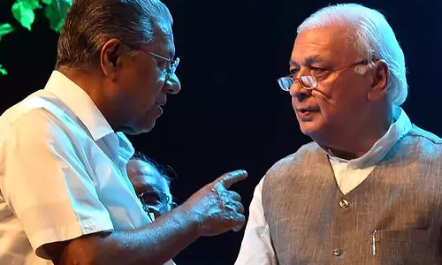 ഗവർണർക്ക് കത്തയച്ച പൊതുഭരണ സെക്രട്ടറിയെ മാറ്റി സർക്കാർ ഗവർണർക്ക് കത്തയച്ച പൊതുഭരണ സെക്രട്ടറിയെ മാറ്റി സർക്കാർ